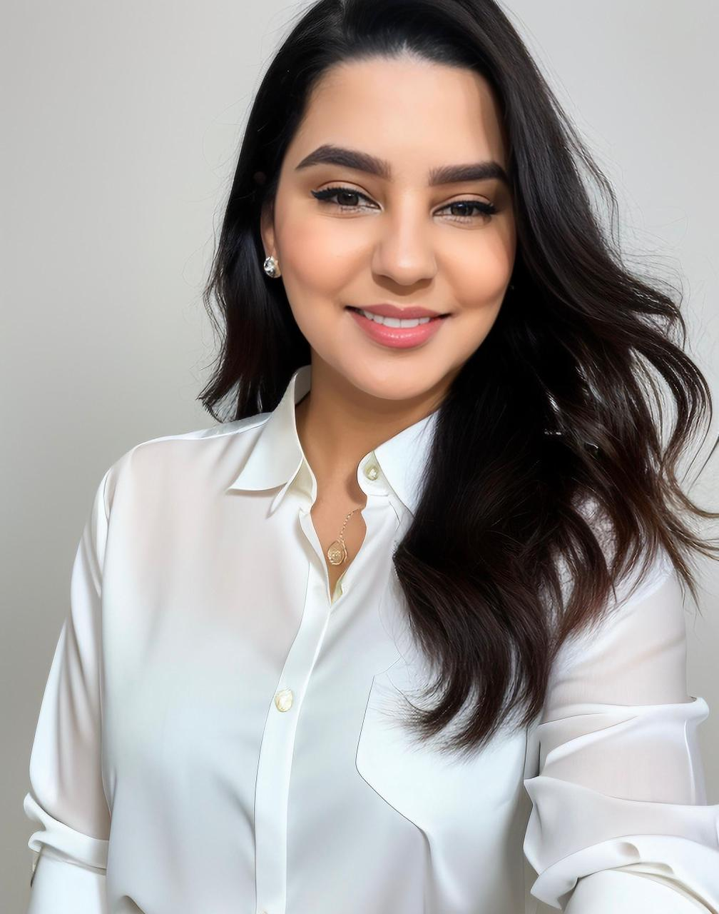 Dra. Renata Capitão Coimbra — especialista em harmonização facial